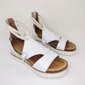 DIBA TRUE. Green Clover strappy sandals size (7.5 M)